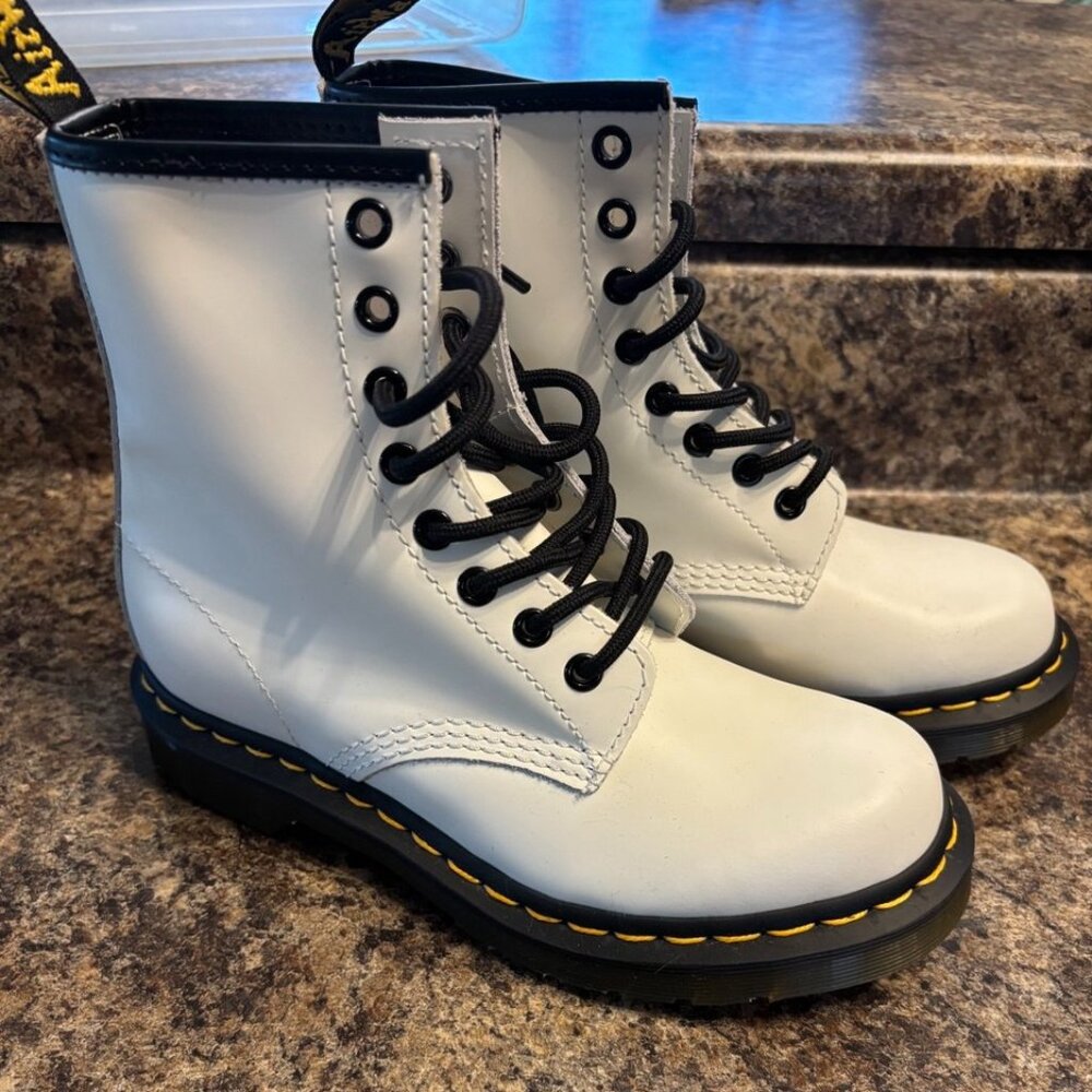 Doc Martens - Women's sz 6